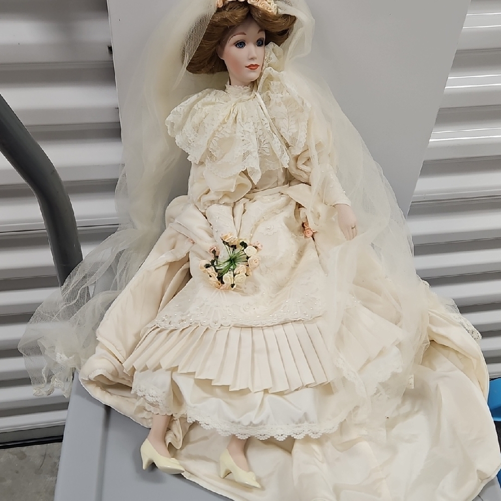 Vintage Elegant Cream Porcelain Bride Doll
